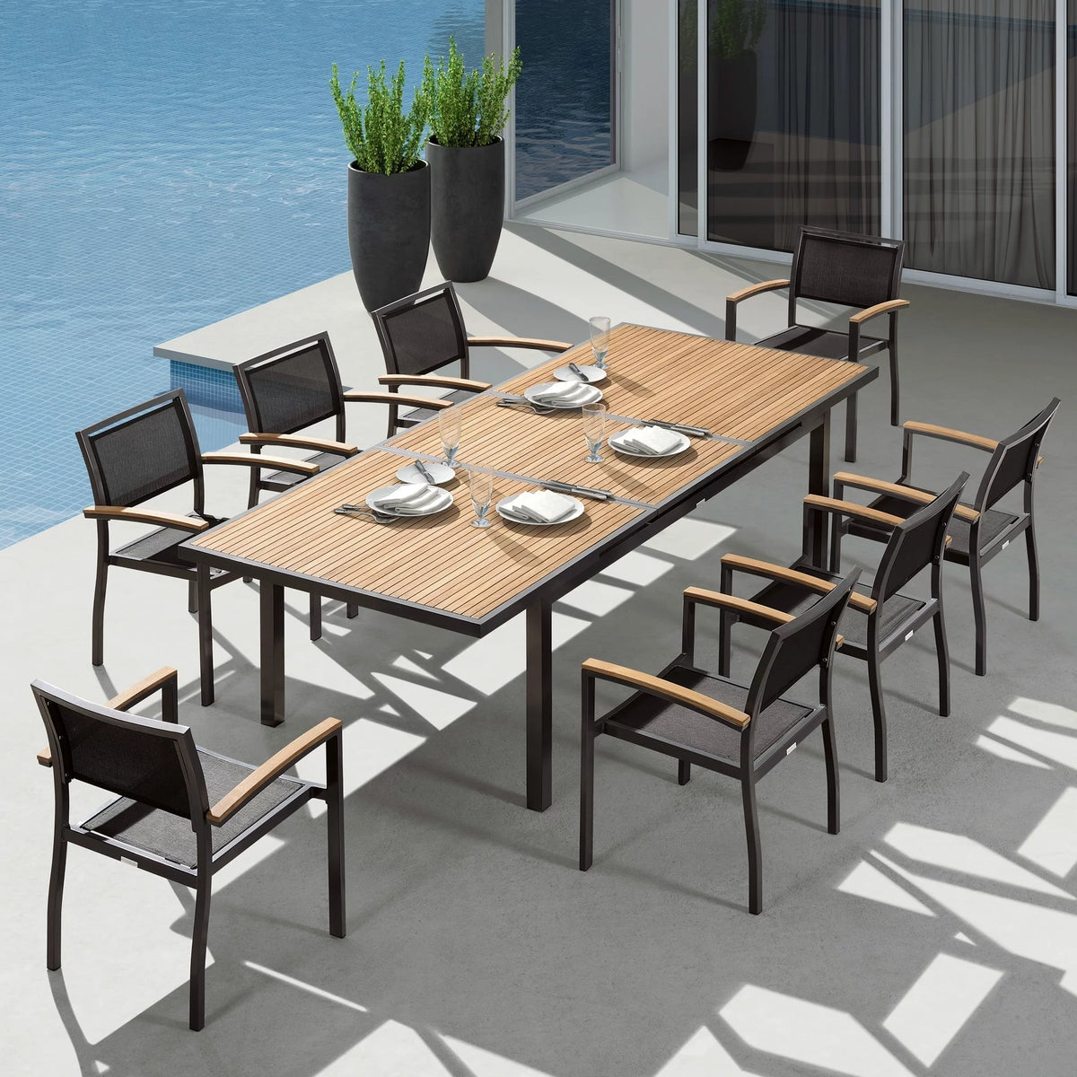 Extendable Teak Outdoor Dining Set for 8 G334