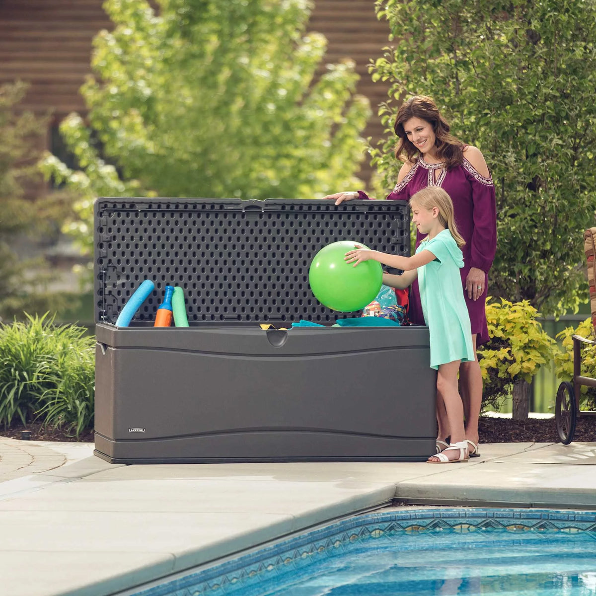 Heavy-Duty 130 Gallon Plastic Deck Box Z763668