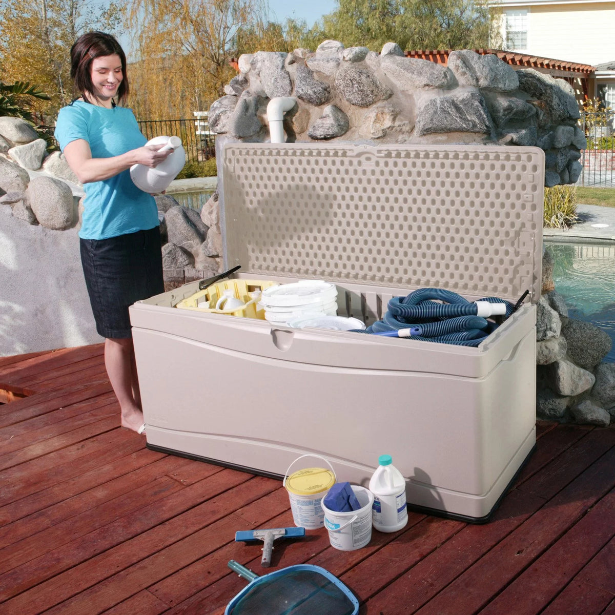 Heavy-Duty 130 Gallon Plastic Deck Box Z763668